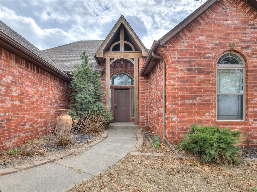Photo 6 — 586 Montana Street, Jones, OK 73049