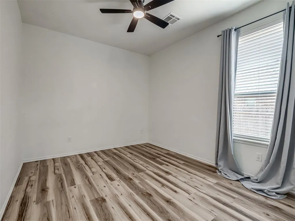Photo 33 — 586 Montana Street, Jones, OK 73049