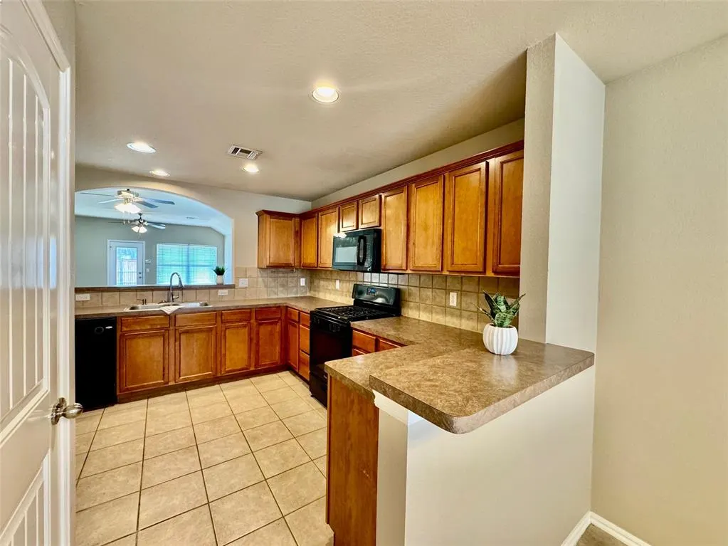 Photo 11 — 10724 N 146th East Avenue, Owasso, OK 74055