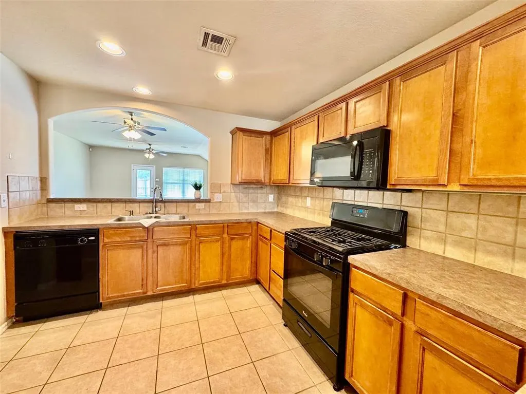 Photo 14 — 10724 N 146th East Avenue, Owasso, OK 74055