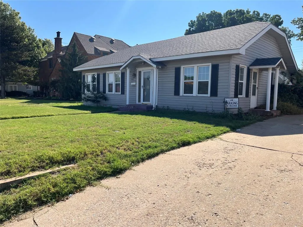 Front exterior — 1010 W 3rd Street, Elk City, OK 73644
