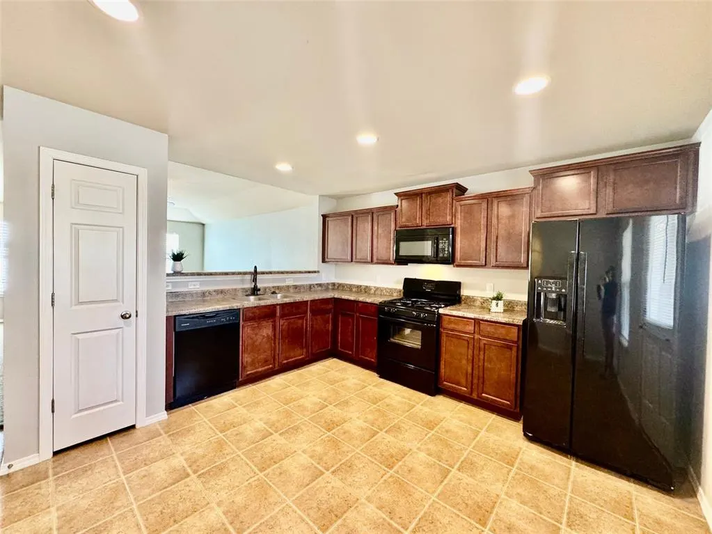 Photo 7 — 7401 S Elder Avenue, Broken Arrow, OK 74011