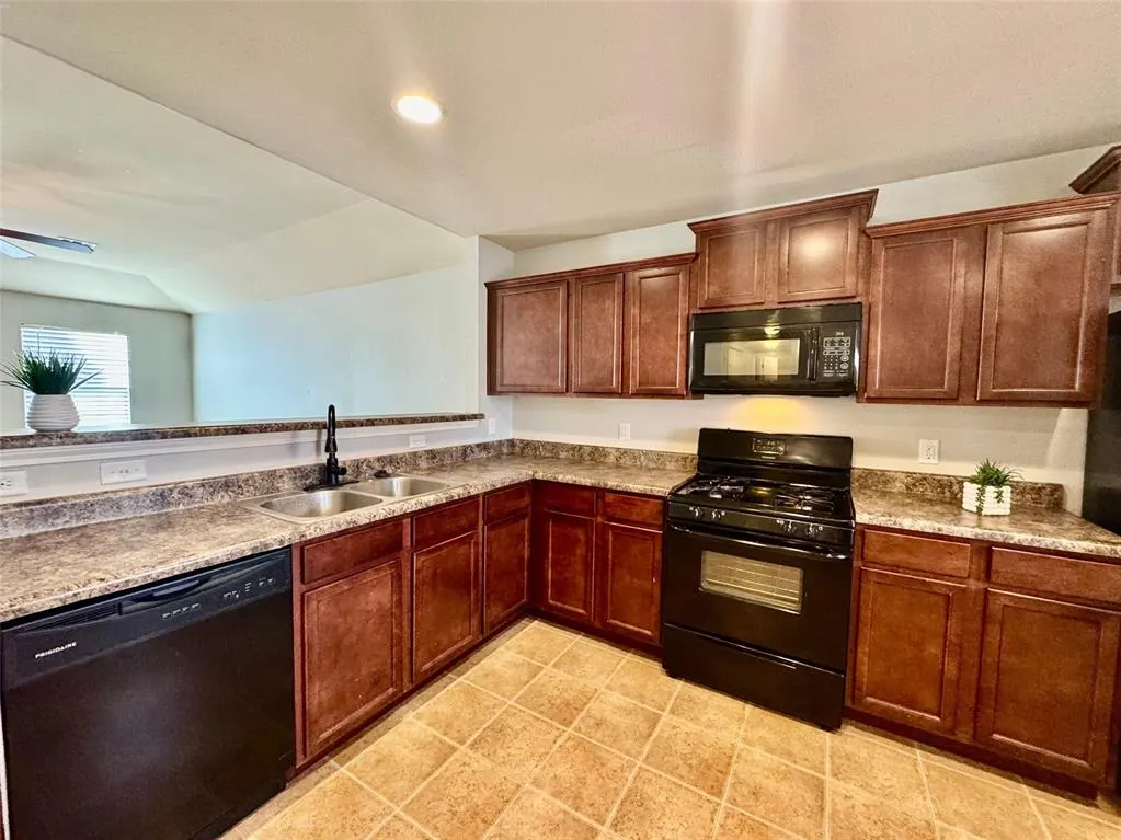 Photo 12 — 7401 S Elder Avenue, Broken Arrow, OK 74011