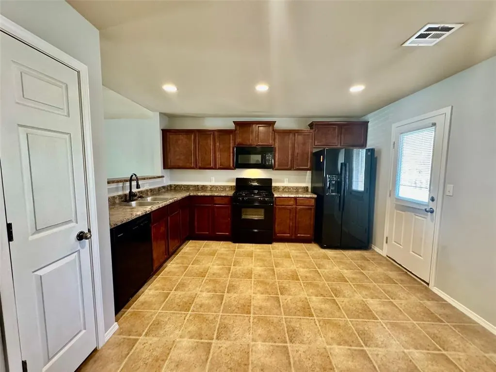 Photo 14 — 7401 S Elder Avenue, Broken Arrow, OK 74011