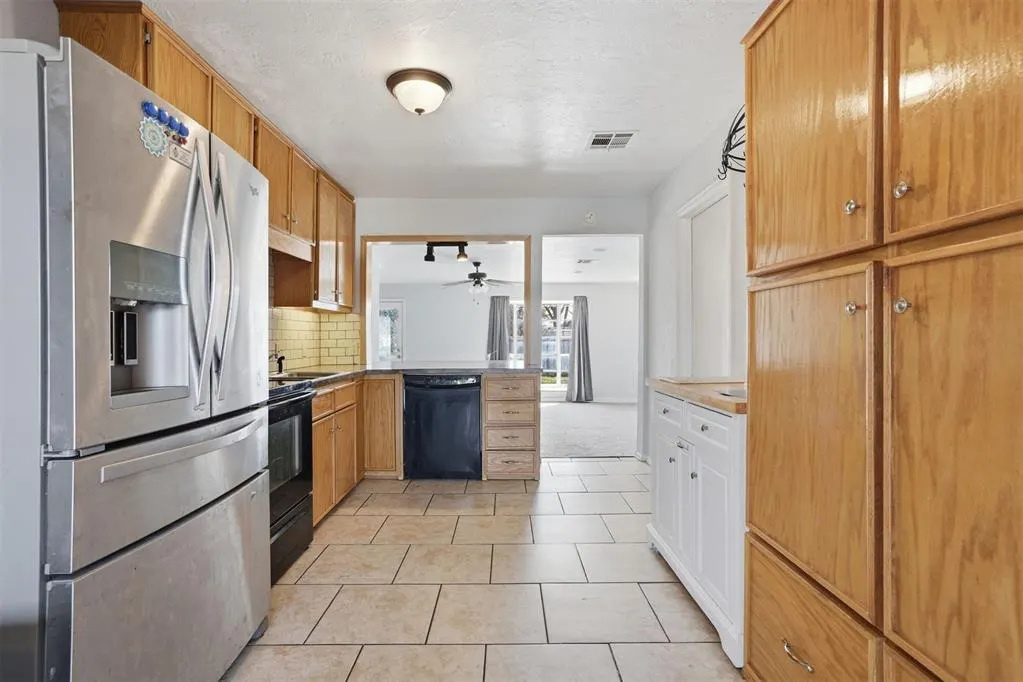 Photo 11 — 124 Cameron Drive, Altus, OK 73521
