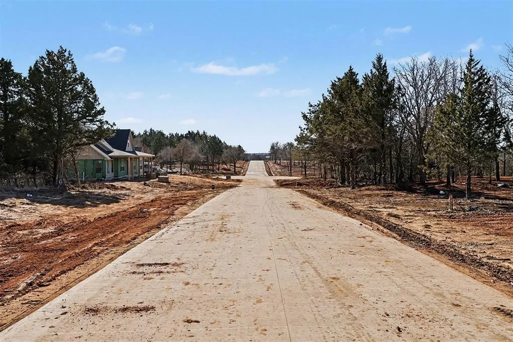 Photo 2 — 9429 Elisabeth Drive, Guthrie, OK 73044