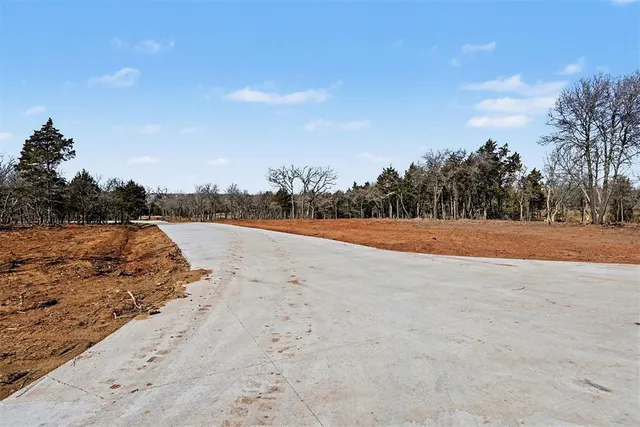 Photo 3 — 9429 Elisabeth Drive, Guthrie, OK 73044