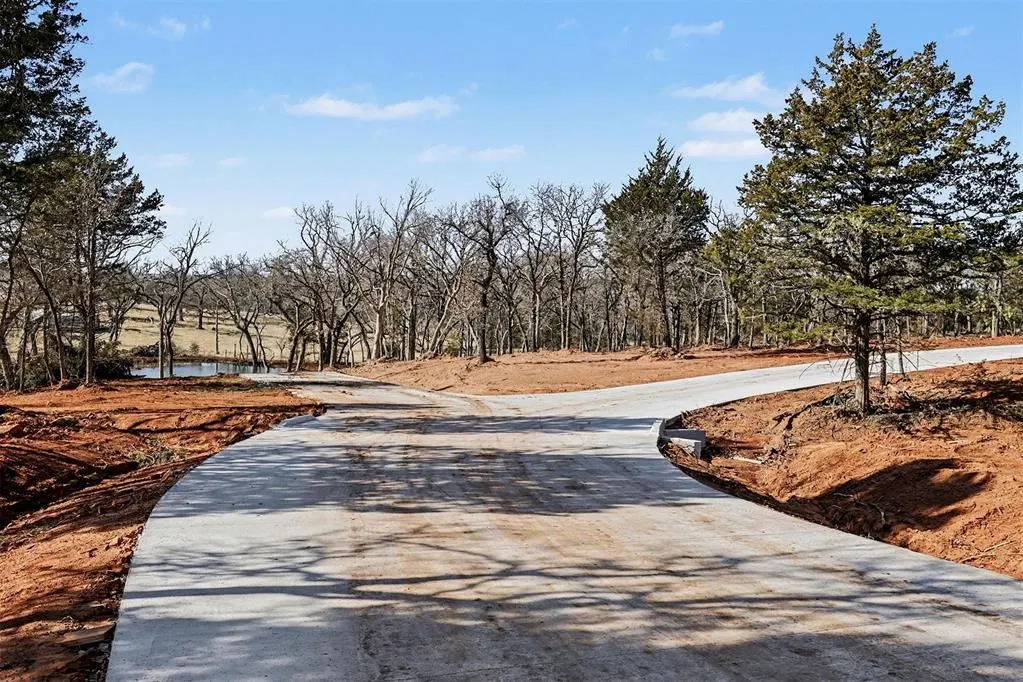 Photo 10 — 9429 Elisabeth Drive, Guthrie, OK 73044