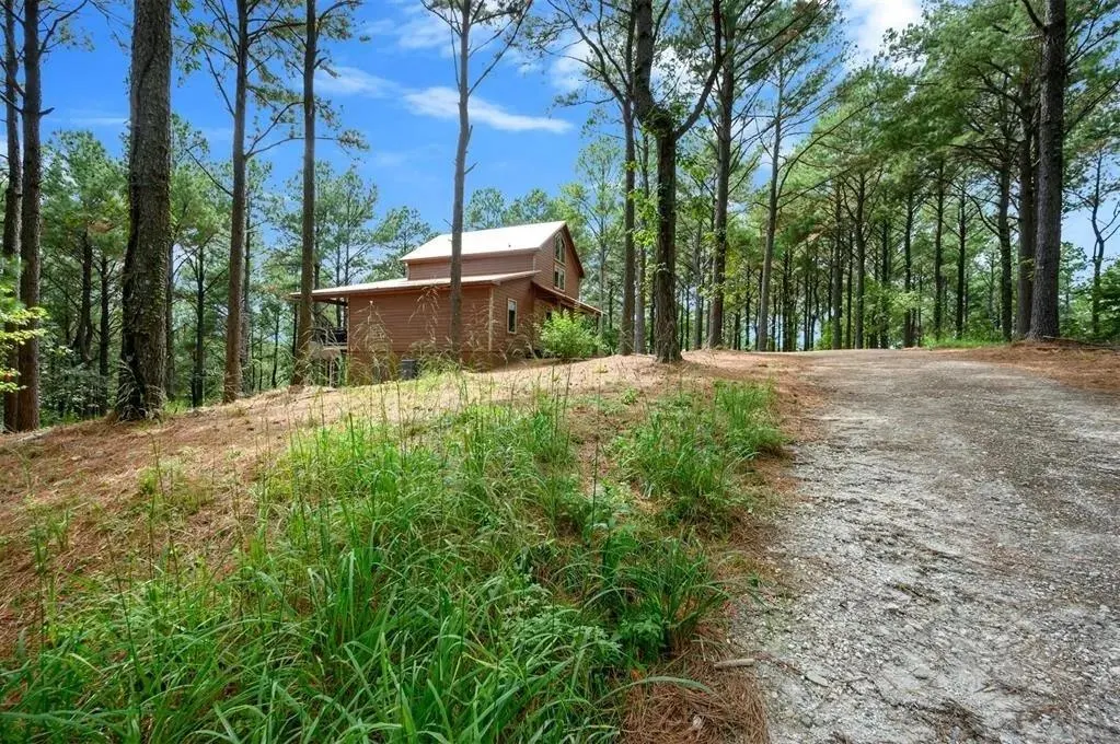 Photo 4 — 1201 Southern Hills Circle, Broken Bow, OK 74728