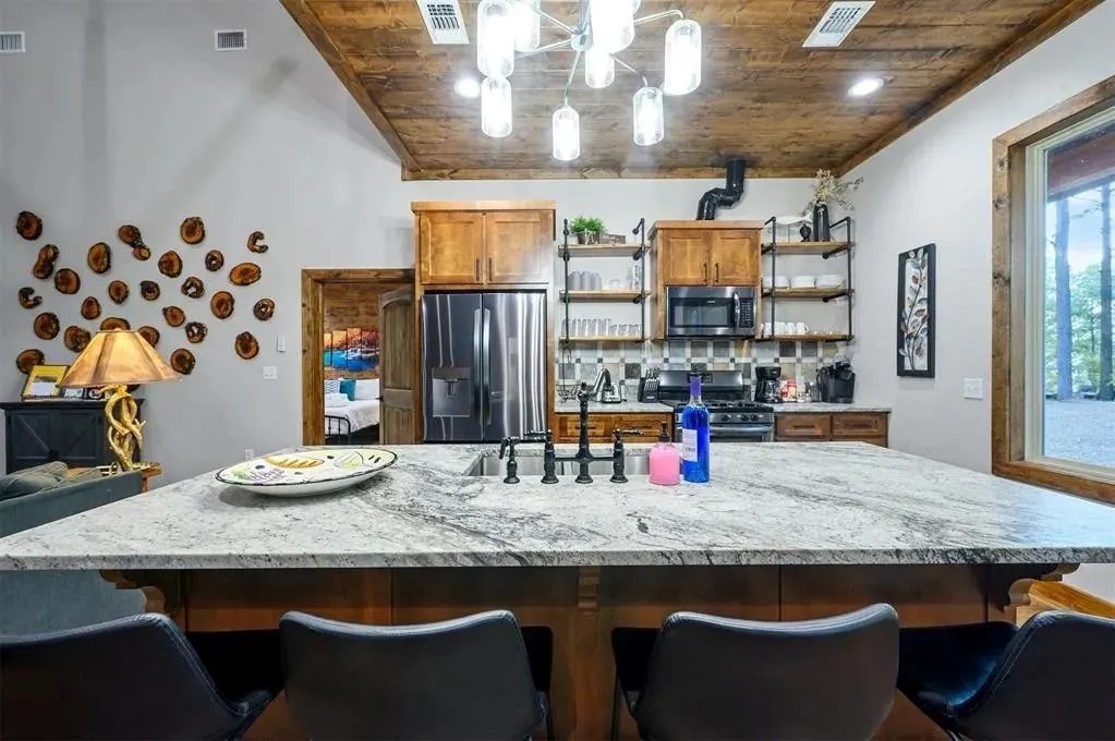 Photo 11 — 1201 Southern Hills Circle, Broken Bow, OK 74728