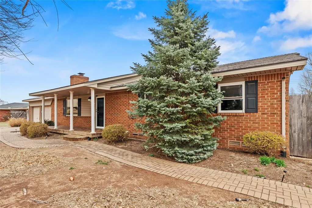 Photo 2 — 1509 S 10th Street, Kingfisher, OK 73750