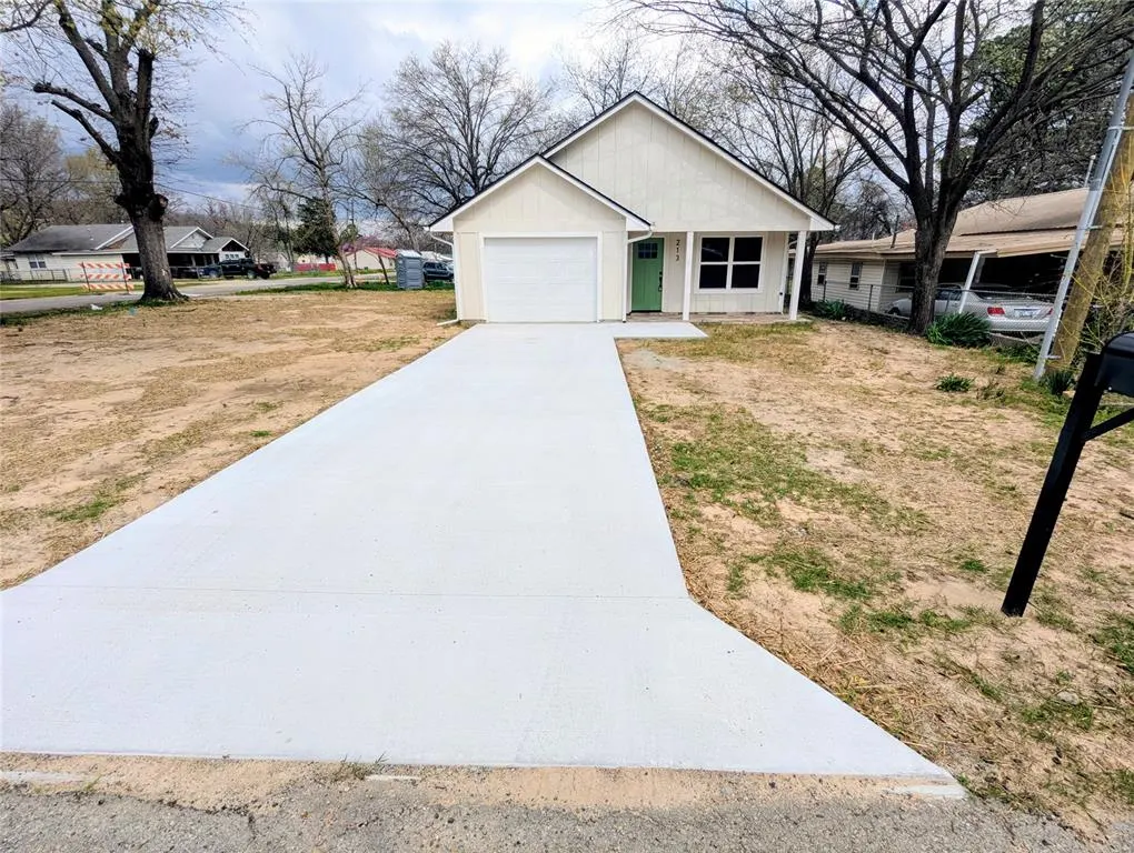 Front exterior — 213 S 4th Street, Eufaula, OK 74432