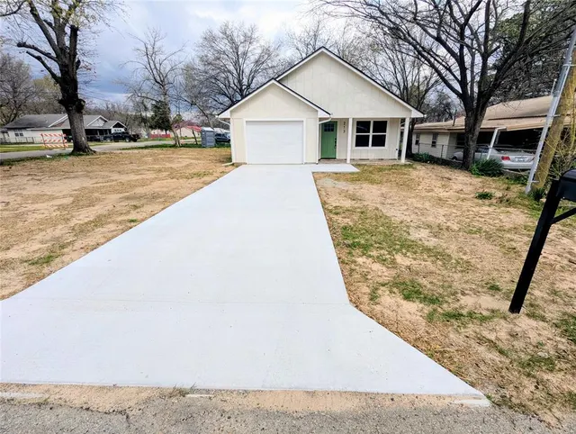 Front exterior — 213 S 4th Street, Eufaula, OK 74432