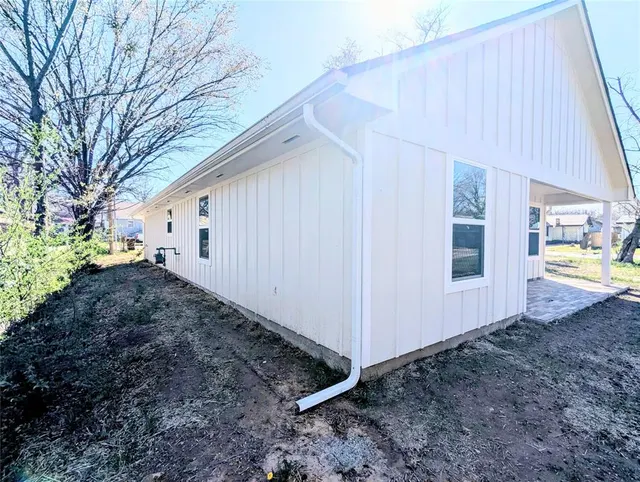 Photo 4 — 213 S 4th Street, Eufaula, OK 74432