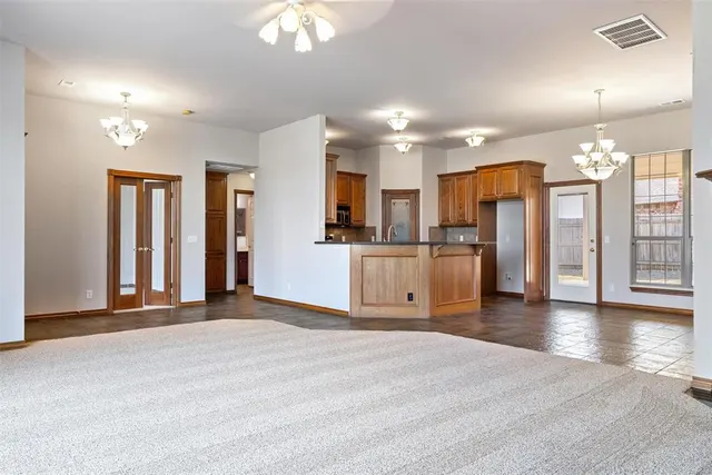 Photo 5 — 9301 S Youngs Avenue, Oklahoma City, OK 73159