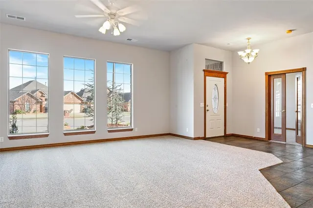 Photo 6 — 9301 S Youngs Avenue, Oklahoma City, OK 73159