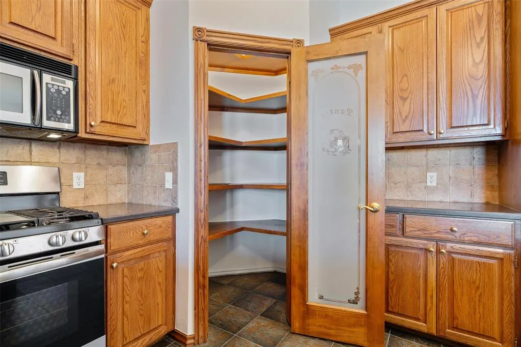 Photo 9 — 9301 S Youngs Avenue, Oklahoma City, OK 73159