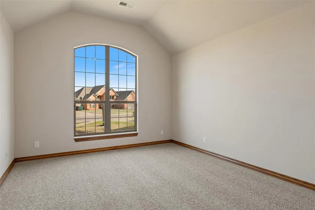 Photo 11 — 9301 S Youngs Avenue, Oklahoma City, OK 73159