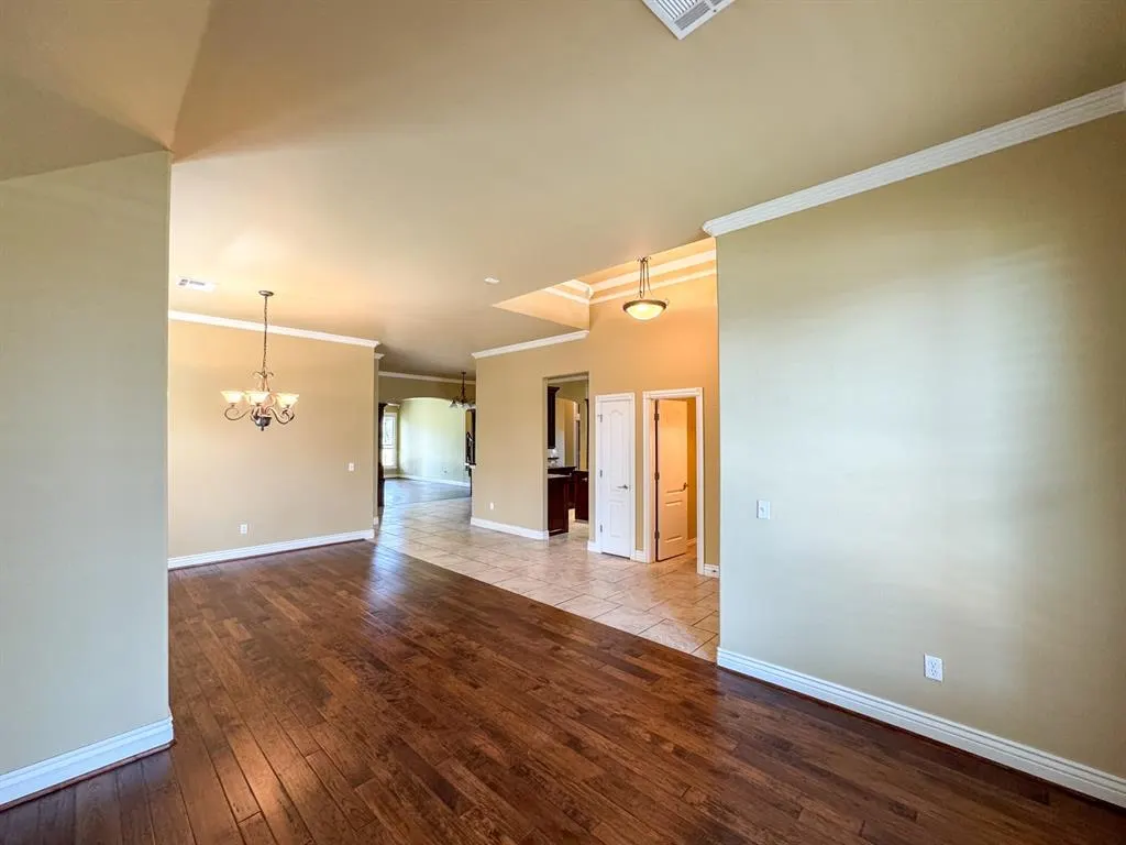 Photo 5 — 3212 Riverwalk Drive, Norman, OK 73072