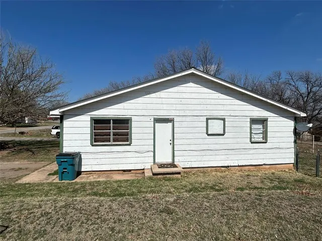 Photo 4 — 510 S Louis Tittle Avenue, Mangum, OK 73554