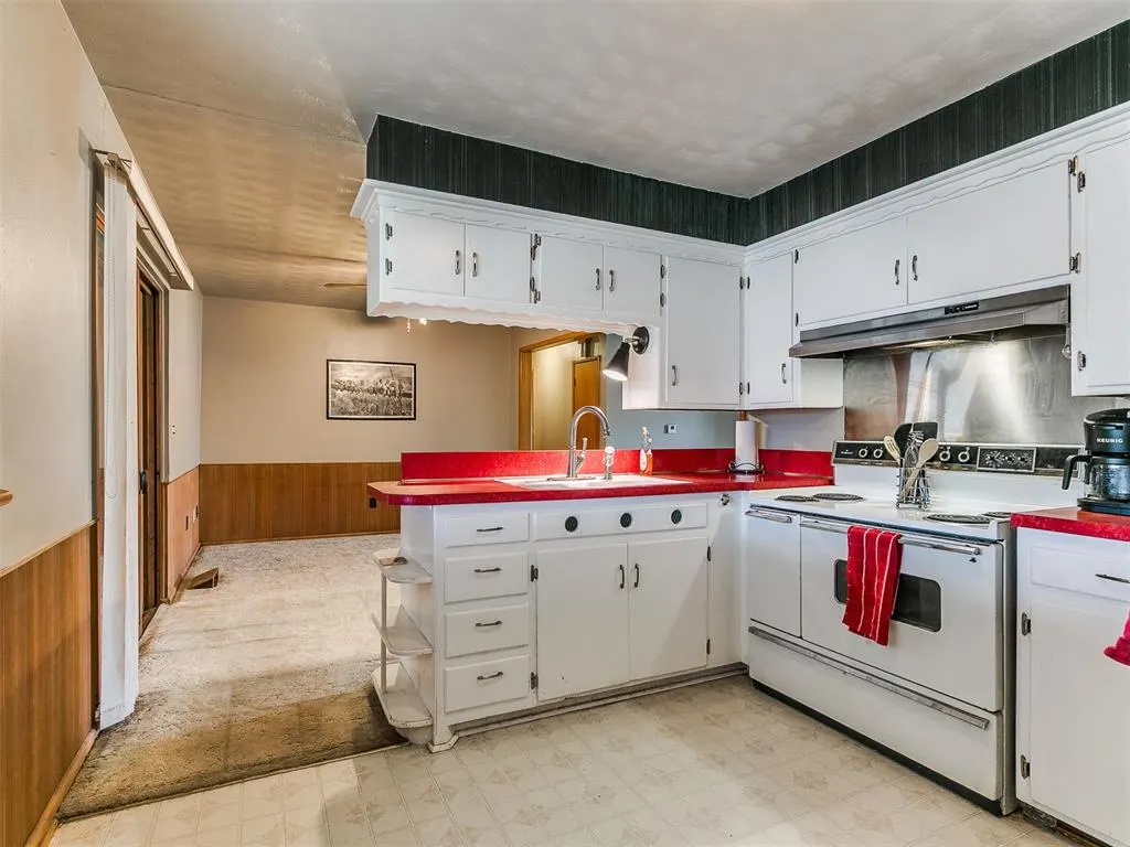 Photo 6 — 505 Cass Avenue, Moore, OK 73160