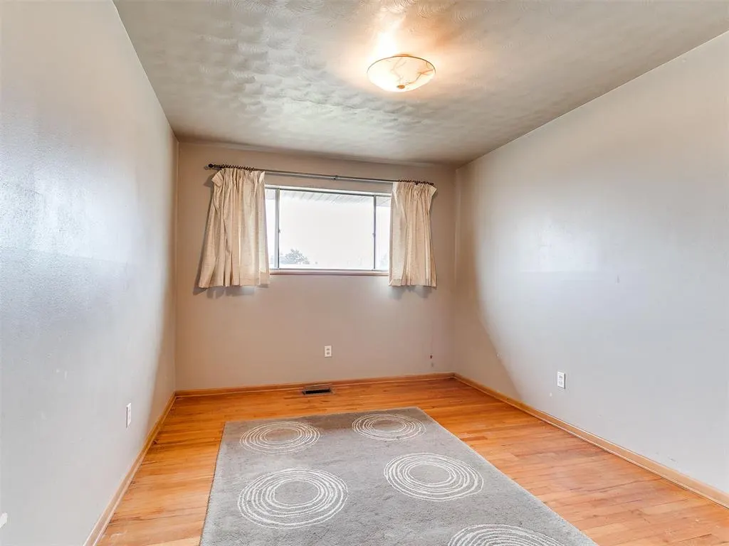 Photo 18 — 505 Cass Avenue, Moore, OK 73160