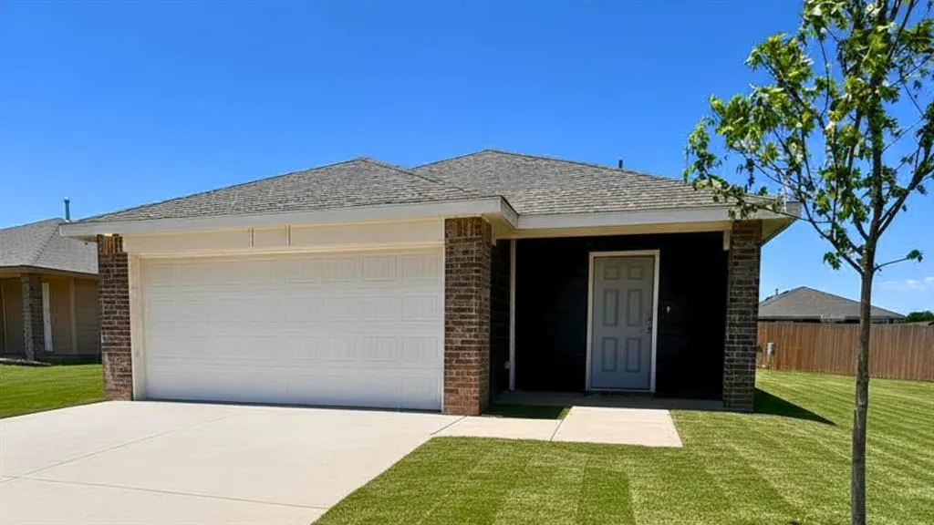 Front exterior — 14229 Still Stream Way, Piedmont, OK 73078
