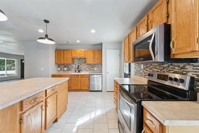Photo 7 — 1101 N Douglas Boulevard, Guthrie, OK 73044