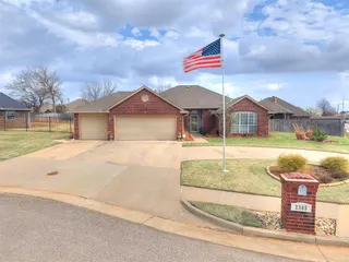 Sold home at 2305 SW 93rd Street