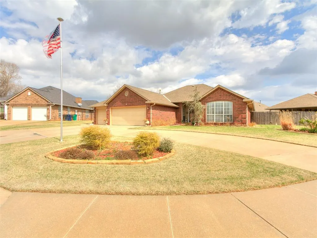 Photo 3 — 2305 SW 93rd Street, Oklahoma City, OK 73159