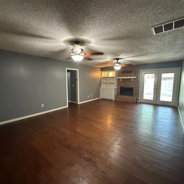 Photo 5 — 6928 Woodlake Drive, Oklahoma City, OK 73132