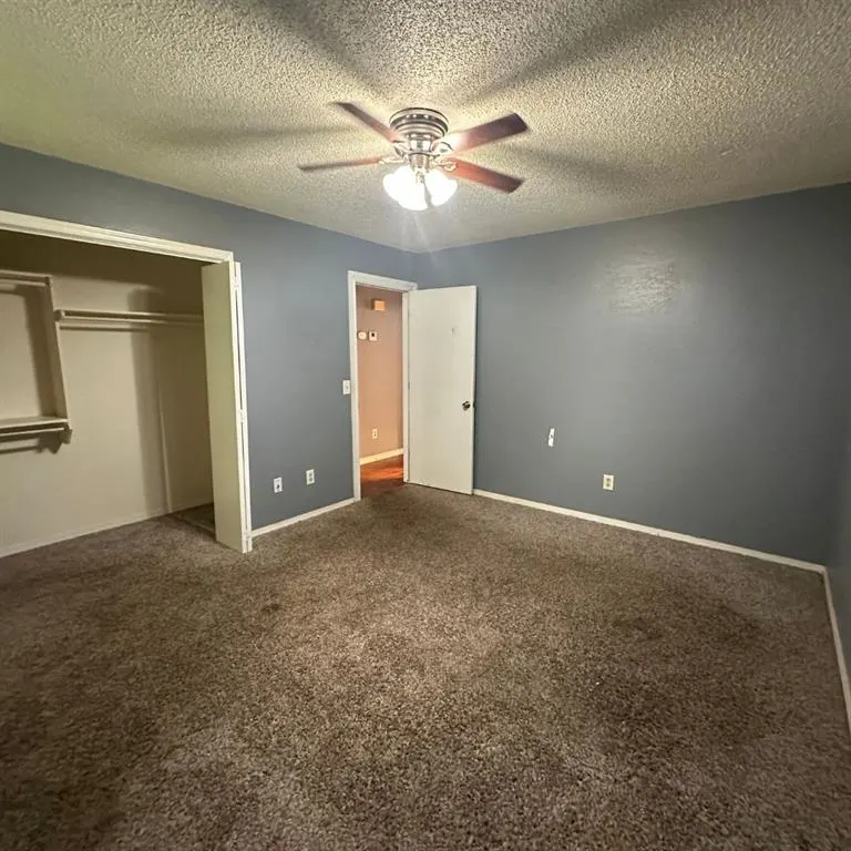 Photo 17 — 6928 Woodlake Drive, Oklahoma City, OK 73132