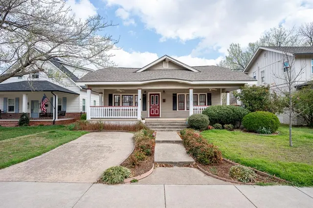 Front exterior — 1005 Classen Boulevard, Norman, OK 73071
