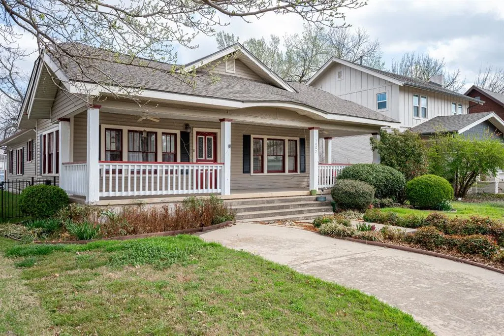 Photo 2 — 1005 Classen Boulevard, Norman, OK 73071