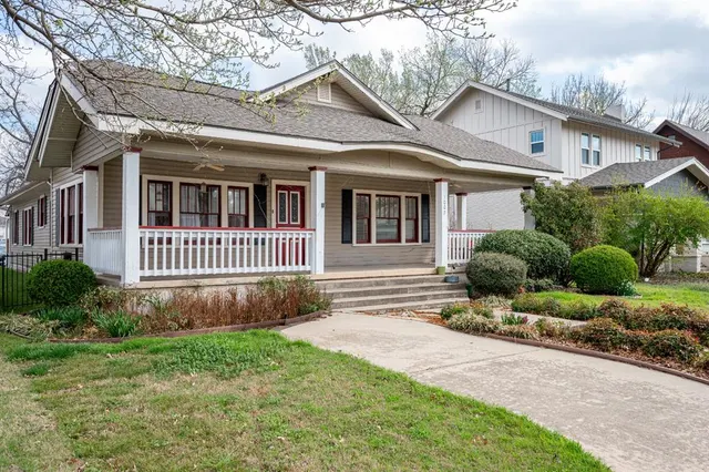 Photo 2 — 1005 Classen Boulevard, Norman, OK 73071