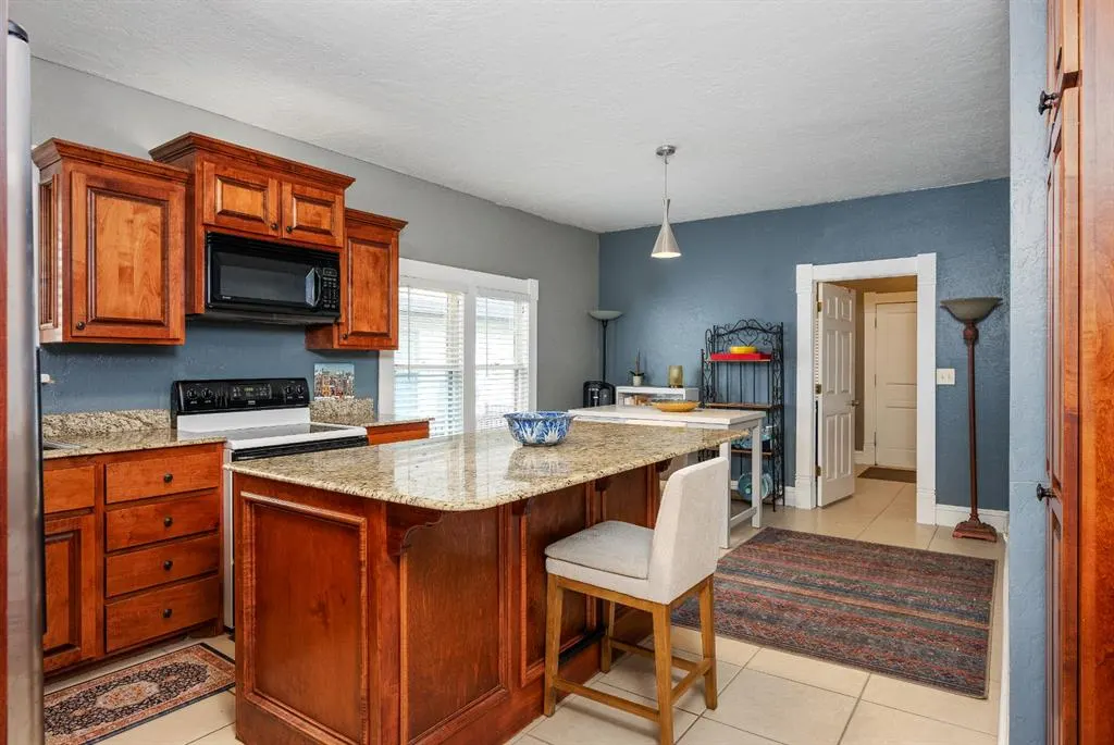 Photo 10 — 1005 Classen Boulevard, Norman, OK 73071