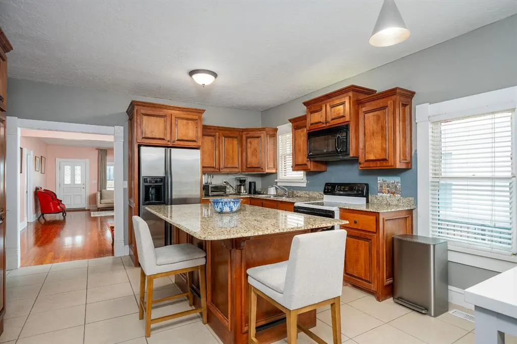 Photo 13 — 1005 Classen Boulevard, Norman, OK 73071