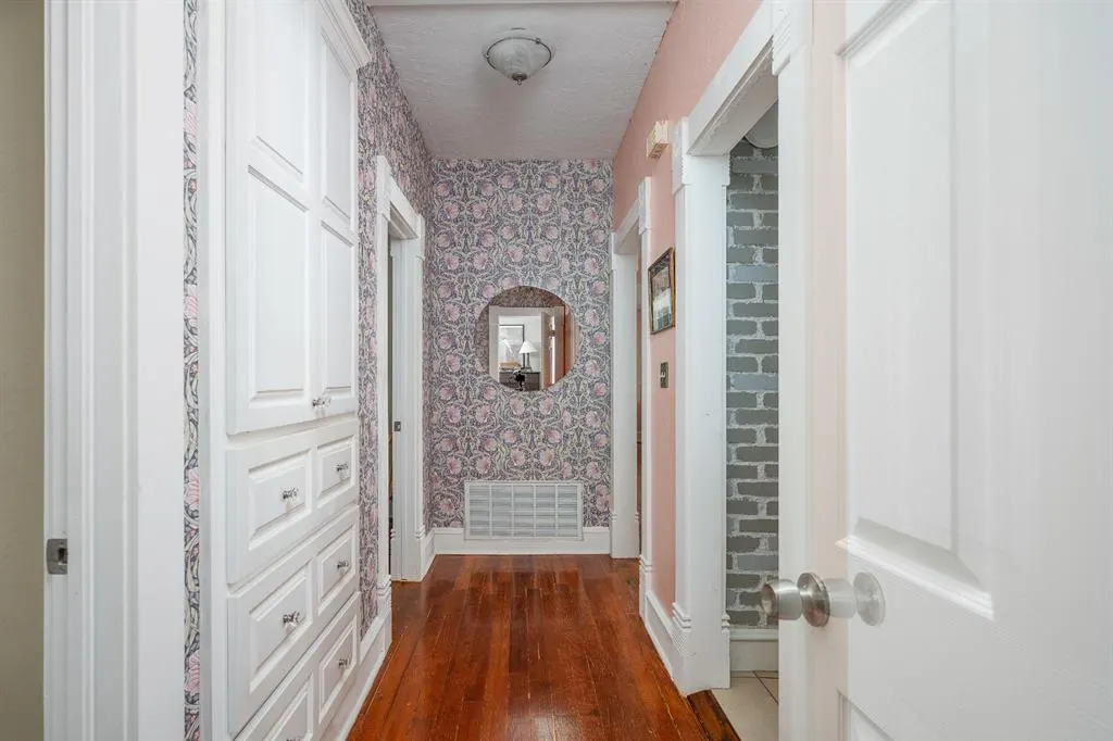 Photo 23 — 1005 Classen Boulevard, Norman, OK 73071