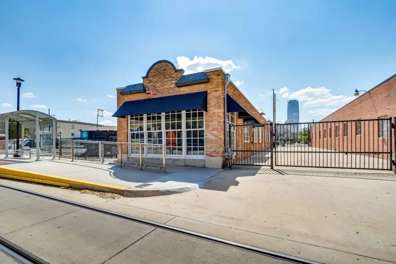 Photo 6 — 210 NW 10th Street, Oklahoma City, OK 73103