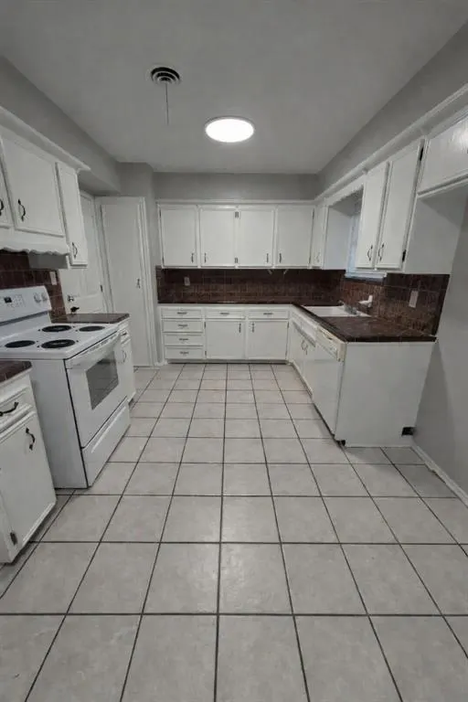 Photo 7 — 2709 SW 55th Street, Oklahoma City, OK 73119