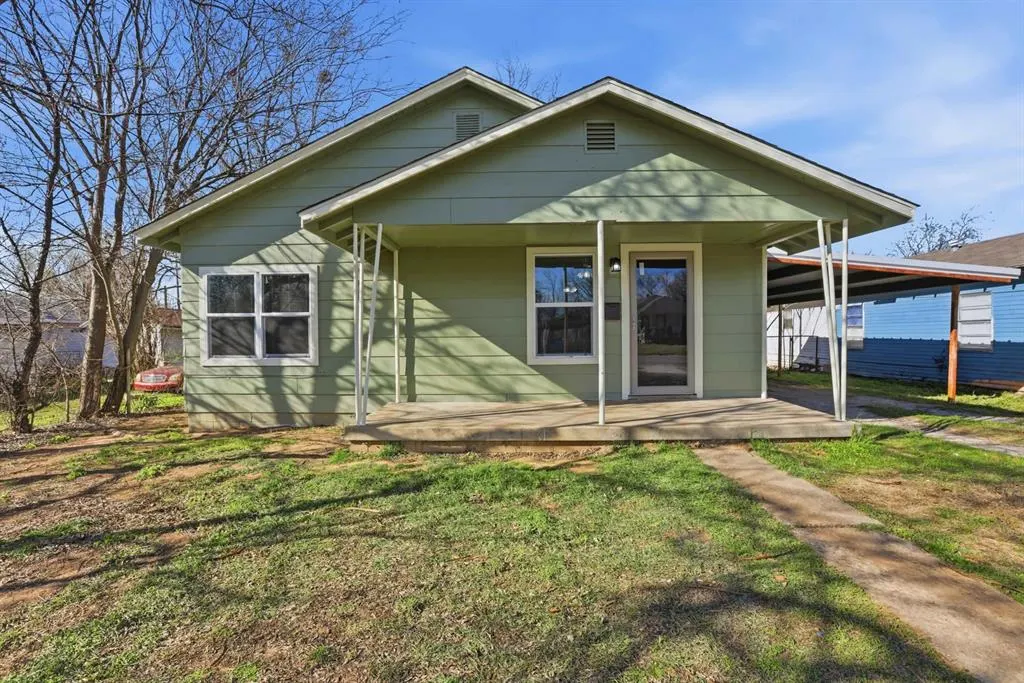 Photo 2 — 534 W Walnut Avenue, Seminole, OK 74868