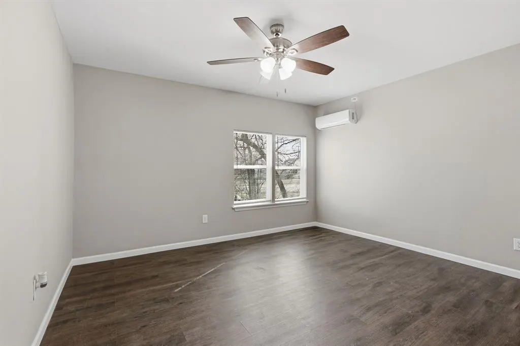 Photo 6 — 534 W Walnut Avenue, Seminole, OK 74868
