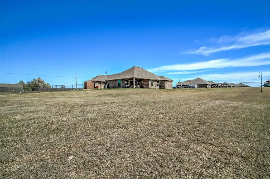 Photo 9 — 2107 E Sooner Road, Tuttle, OK 73089