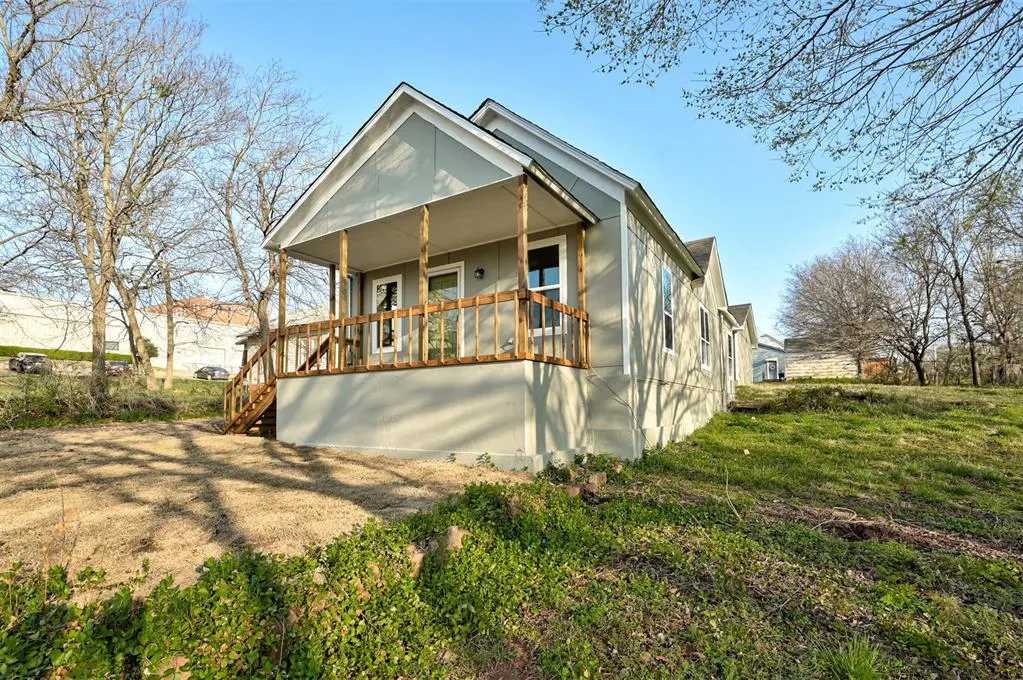 Photo 2 — 208 E 10th Street, Chandler, OK 74834