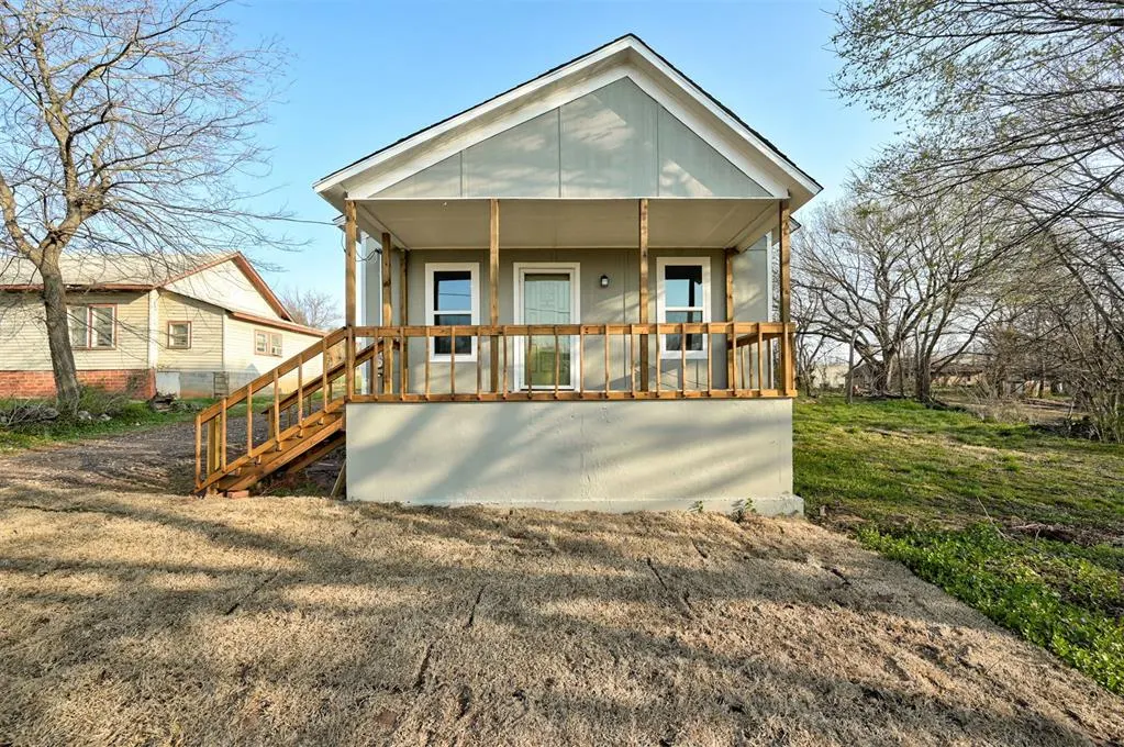 Photo 3 — 208 E 10th Street, Chandler, OK 74834