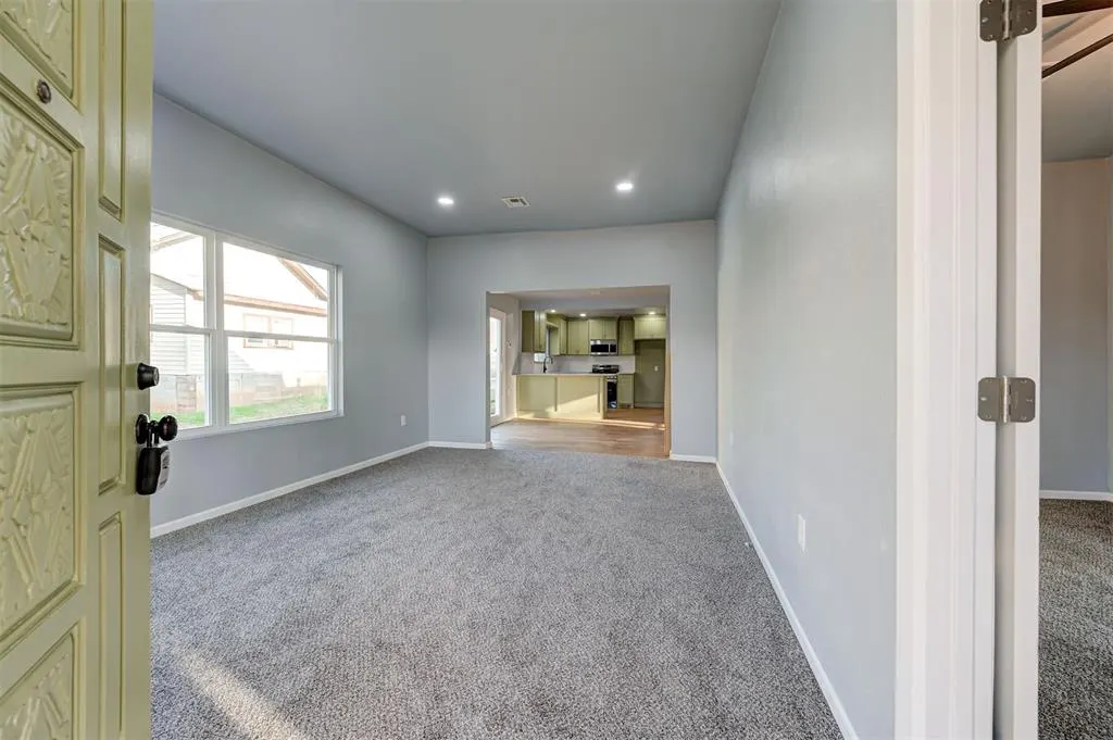 Photo 6 — 208 E 10th Street, Chandler, OK 74834
