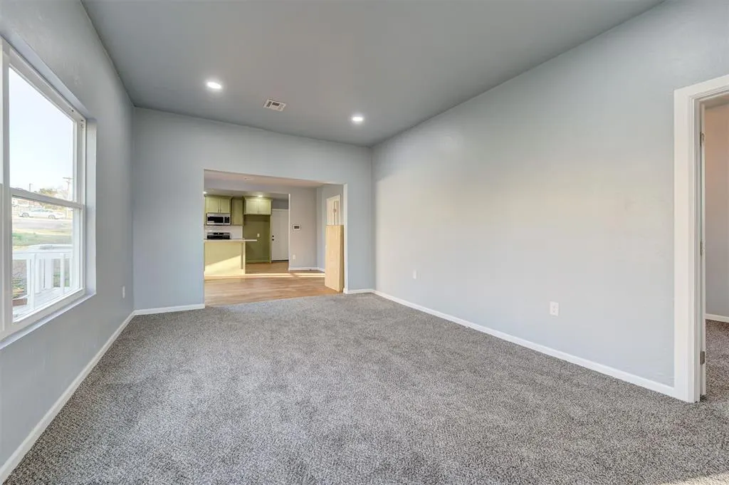 Photo 7 — 208 E 10th Street, Chandler, OK 74834
