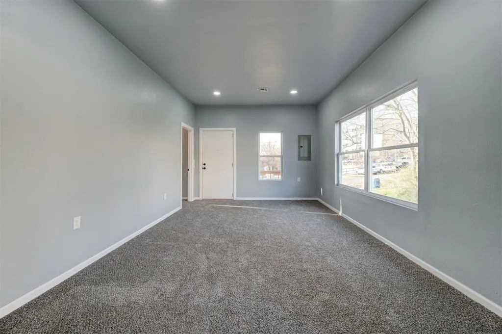 Photo 8 — 208 E 10th Street, Chandler, OK 74834