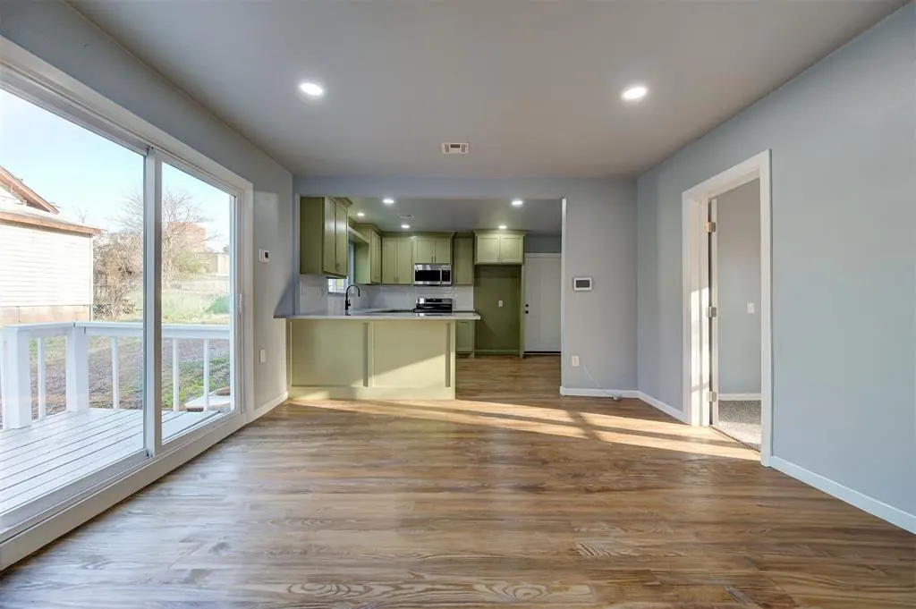 Photo 9 — 208 E 10th Street, Chandler, OK 74834