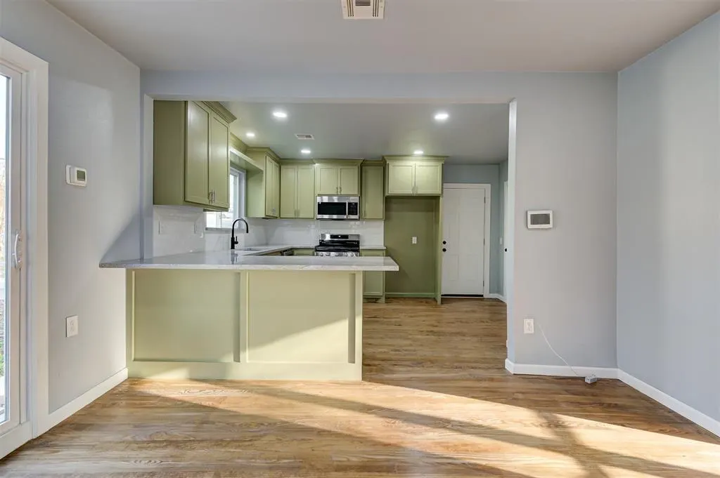 Photo 11 — 208 E 10th Street, Chandler, OK 74834